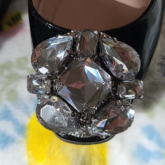 Shoes - Picture 3 of 9